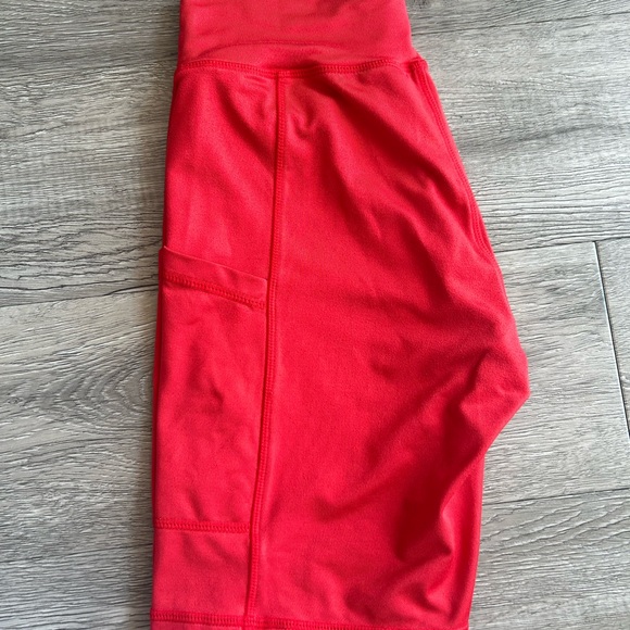 Recycled plastic athletic shorts - Picture 2 of 3